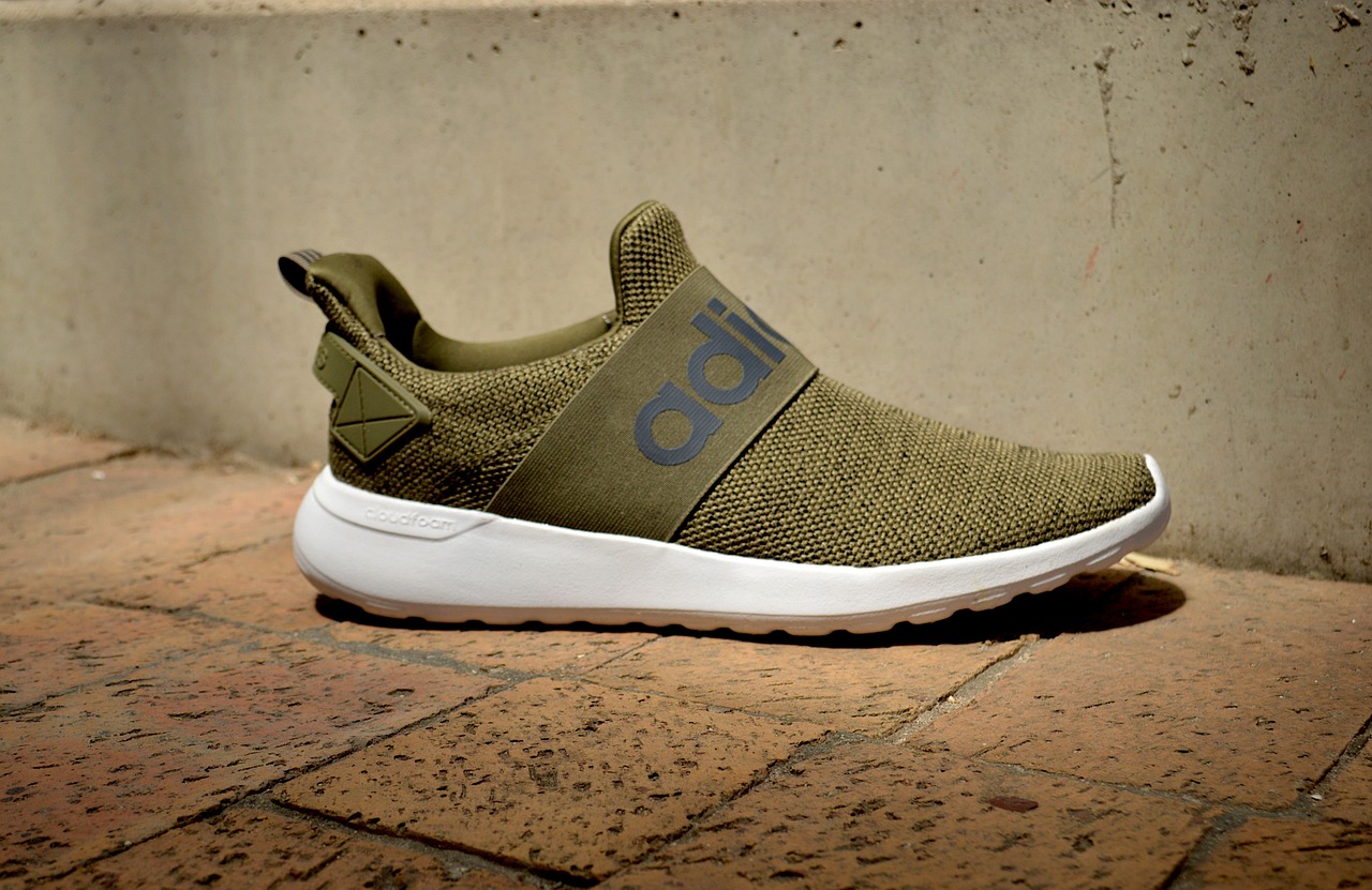 阿迪達斯最新款時尚功能雙全的包包亮相!