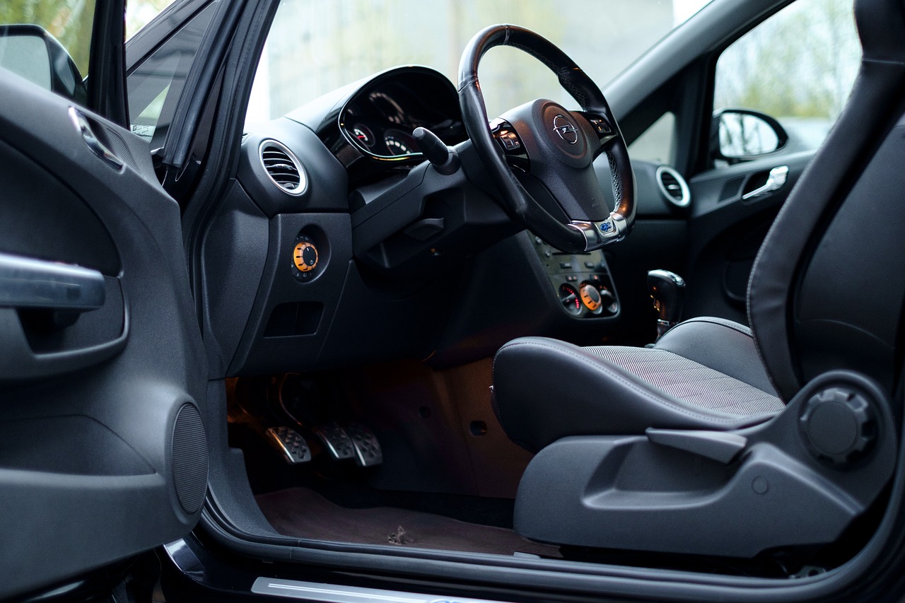 最新款汽車探索,未來駕駛的無限可能