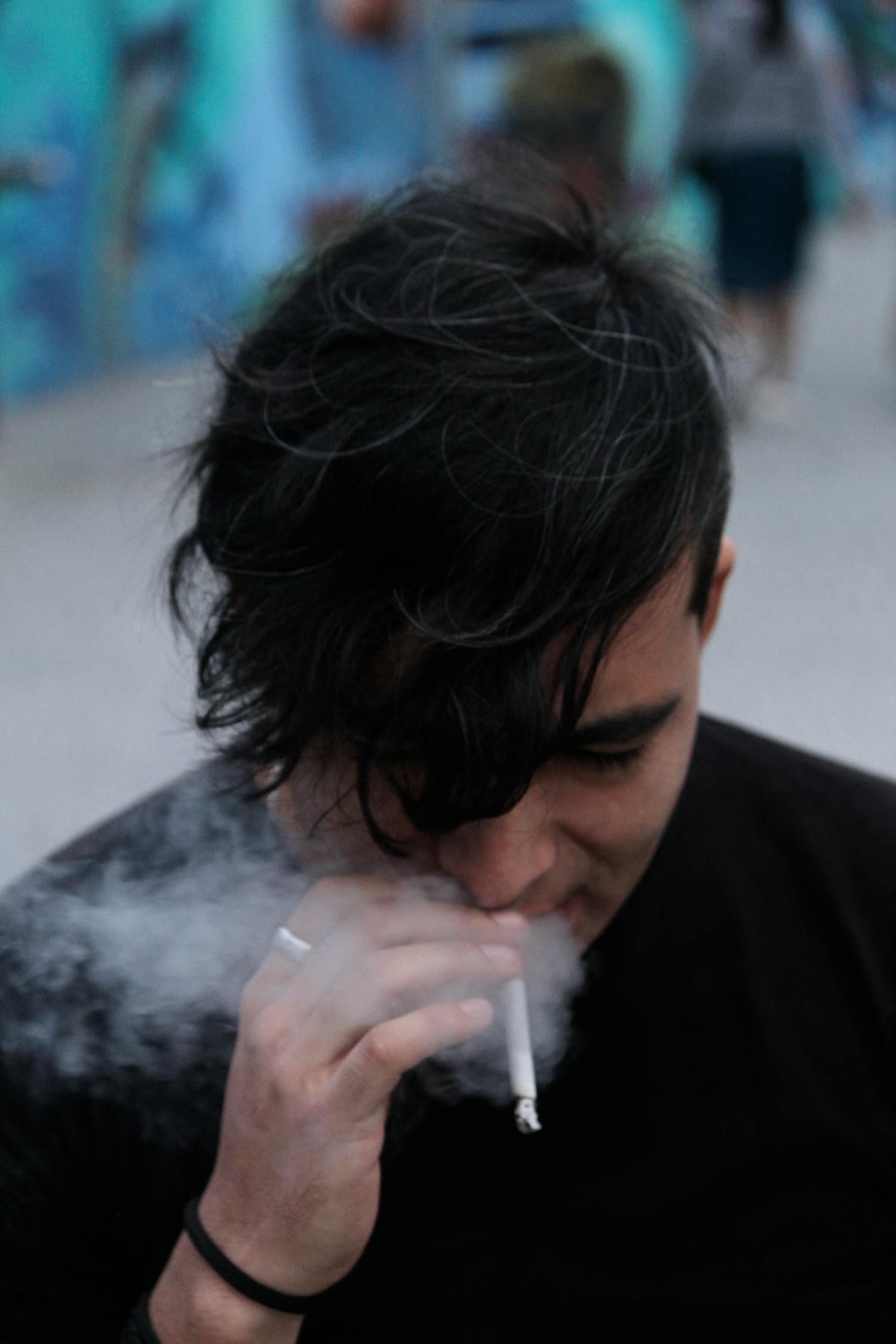 男士發型新潮流趨勢,個性風格展現與時尚潮流演變