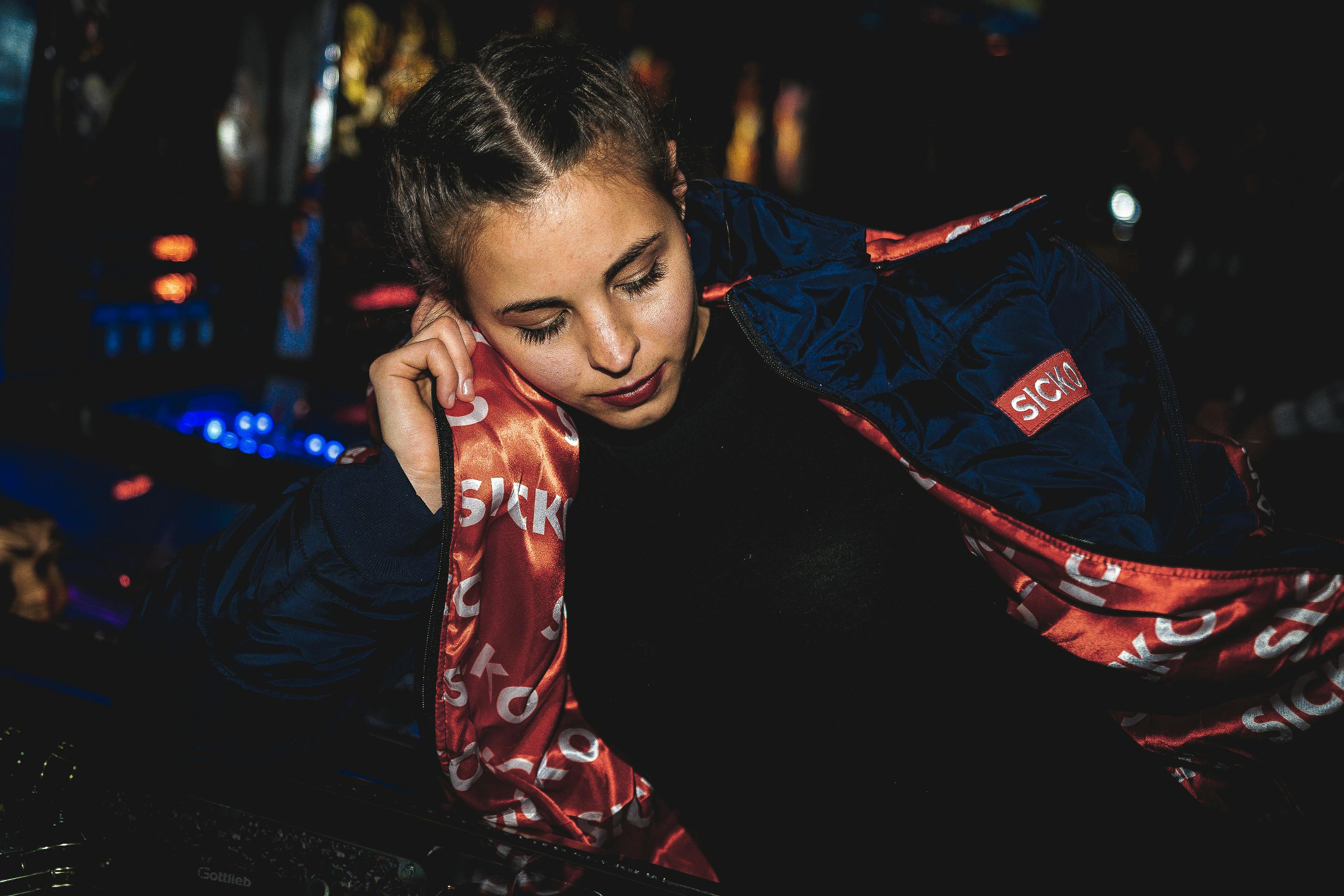 孔劉最新寫真——魅力男神的全新形象風采展示