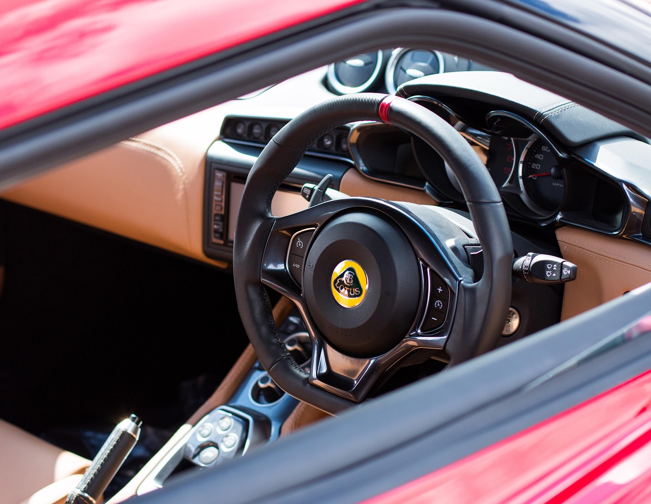 輝昂最新優惠,尊享豪華轎車,尊貴體驗盡享手到擒來