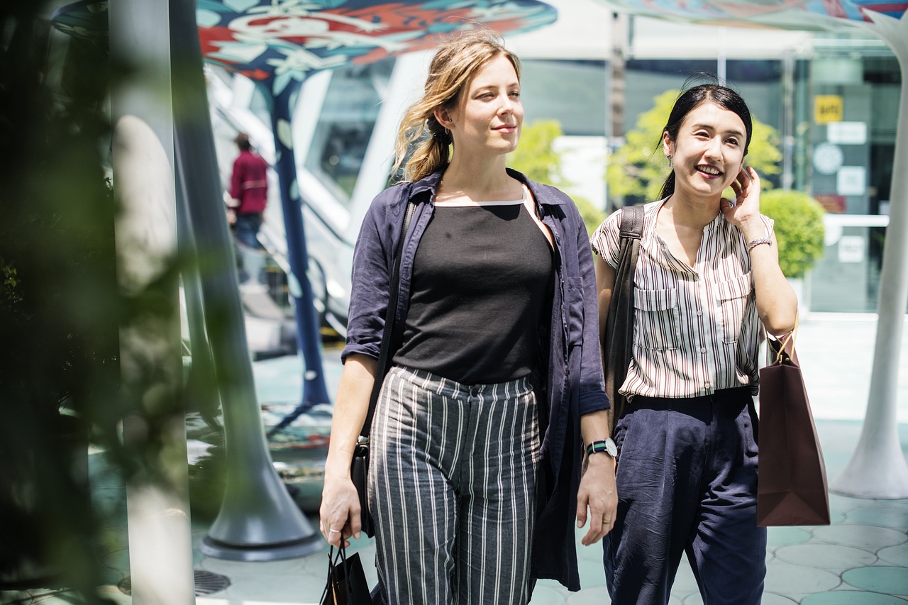 最新春夏裝時(shí)尚潮流指南與選購建議